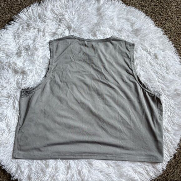 Real Essentials Tank Tops 3 Total Womens Size Medium - Picture 3 of 10